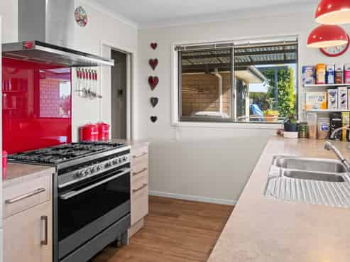 30 Mountain View Drive, Manakau