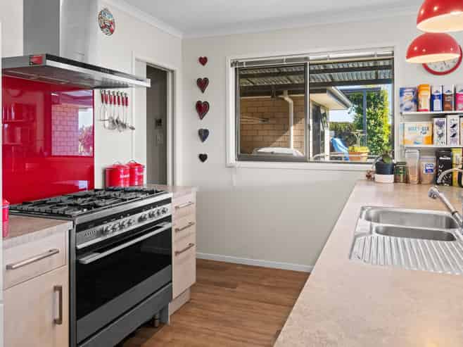 30 Mountain View Drive, Manakau