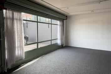 VERSATILE OFFICE IN CENTRE OF NEW LYNN
