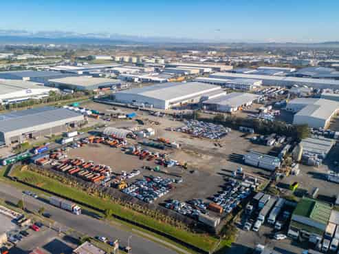 Sole Agency: 4,000sqm yard