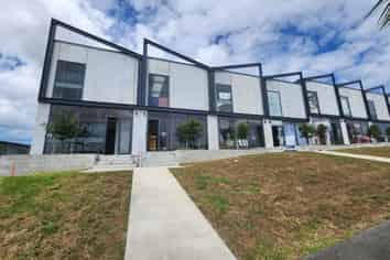 100 sqm High-Visibility Westgate for Lease