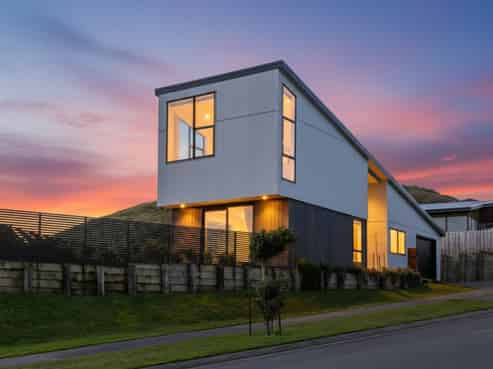 81 Cedarwood Street, Woodridge
