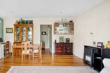 2/A Burlington Place, Manurewa East