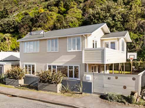 82 Owhiro Bay Parade, Owhiro Bay