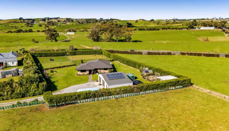 1108C Egmont Road, Egmont Village