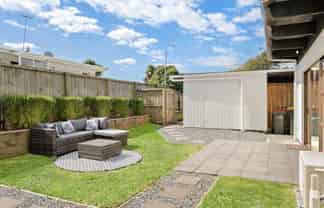 2/22 Marr Road, Manurewa