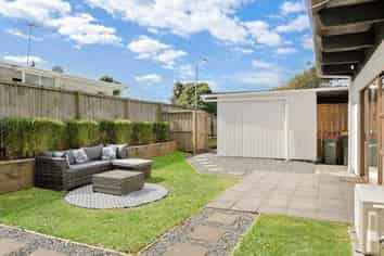 2/22 Marr Road, Manurewa