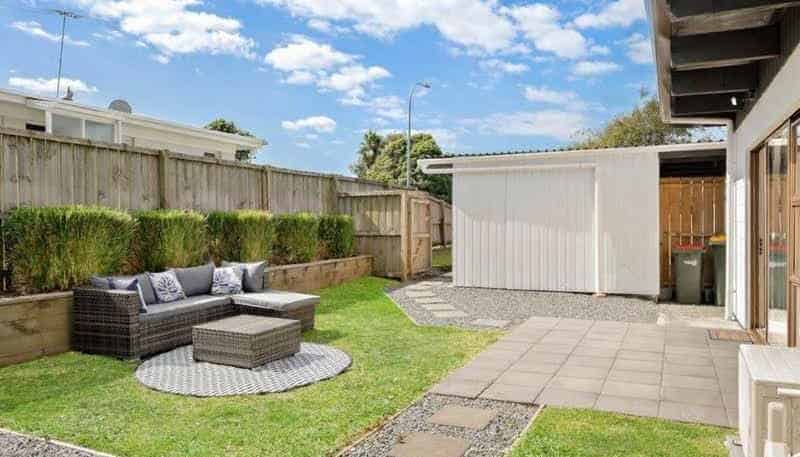 2/22 Marr Road, Manurewa