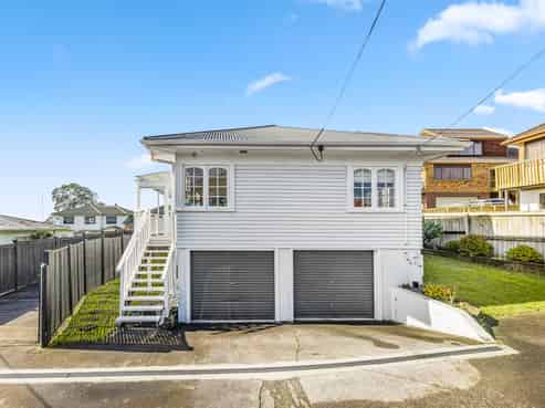 4233 Great North Road, Glendene