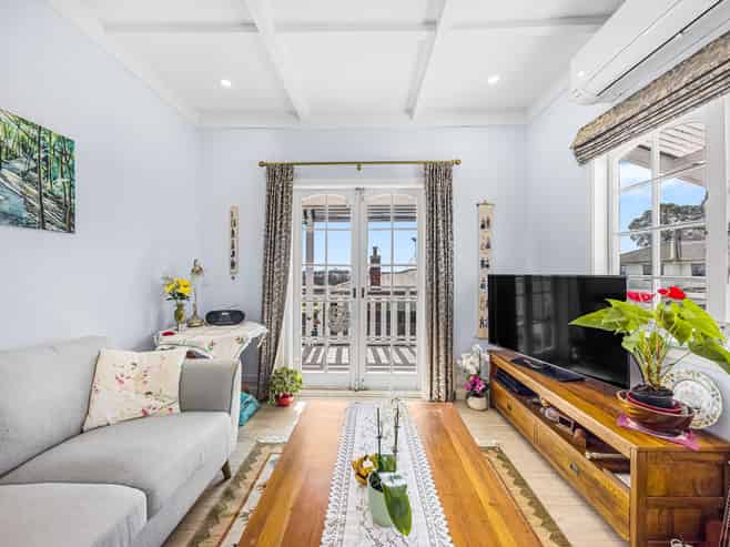 4233 Great North Road, Glendene