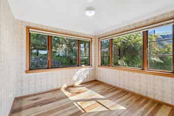 7 Lyndhurst Road, Tawa