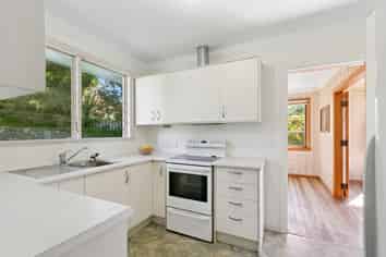 7 Lyndhurst Road, Tawa