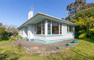 7 Lyndhurst Road, Tawa