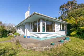 7 Lyndhurst Road, Tawa