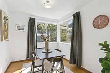 347 Main Road, Tawa