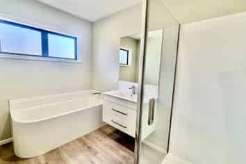 30a Downing Avenue, Pirimai