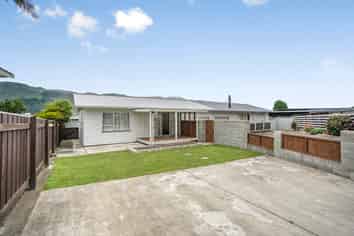 19 Kendal Grove, Wainuiomata