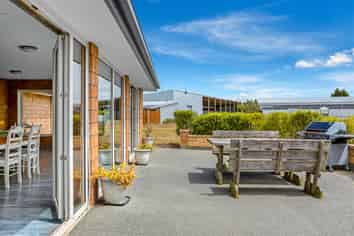 646 Grange Road, Burnham