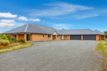 646 Grange Road, Burnham
