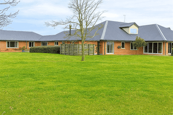 646 Grange Road, Burnham