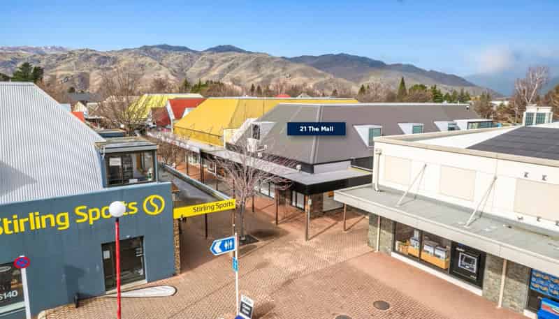 21 The Mall, Cromwell