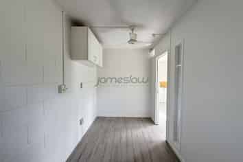 Exceptionally visible Commercial Gem