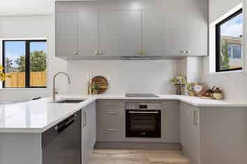 1/77 Glenmore Road, Sunnyhills