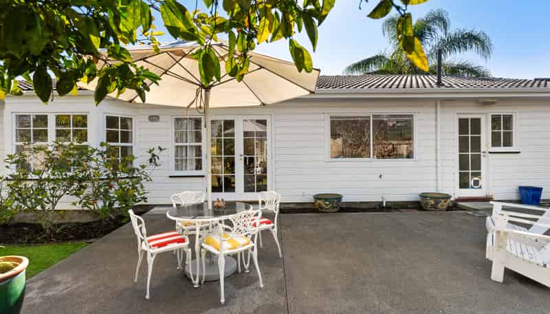 6 Adonis Place, Half Moon Bay
