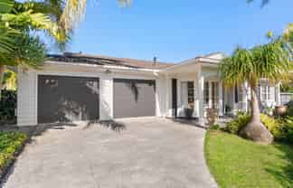 6 Adonis Place, Half Moon Bay