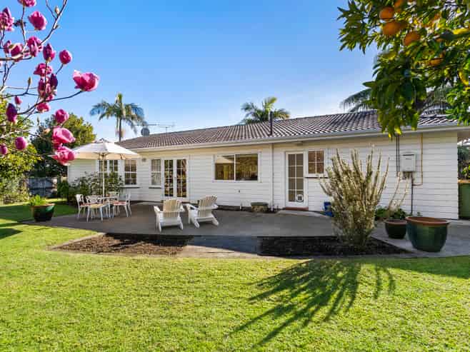 6 Adonis Place, Half Moon Bay