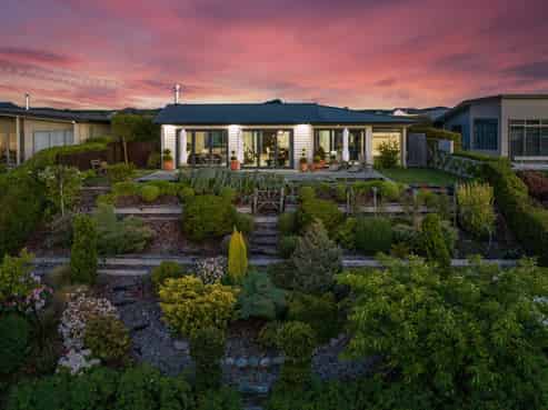 29 Pukenamu Road, Rainbow Point