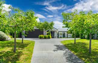 29 Pukenamu Road, Rainbow Point