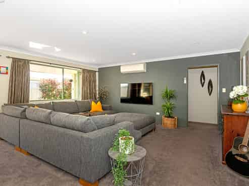 26 Pohutukawa Grove, Lytton West