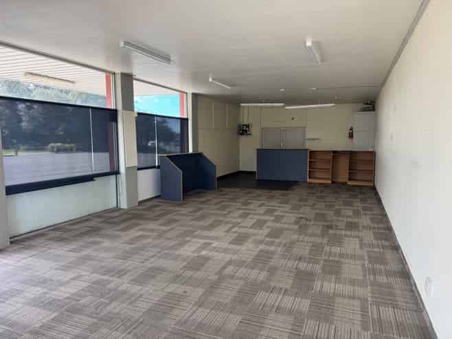 Trinity Crescent Shopping Centre for lease