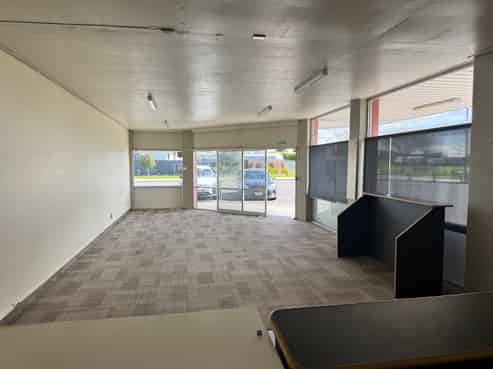 Trinity Crescent Shopping Centre for lease