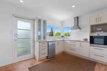 4/11 Wicklow Road, Devonport