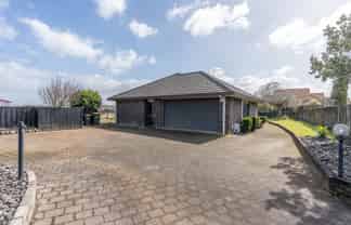 12 Sunny Dale, Western Heights