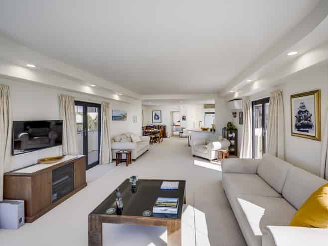 24 The Esplanade, Westshore
