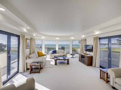 24 The Esplanade, Westshore