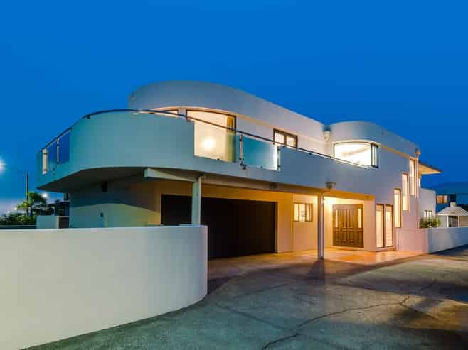 24 The Esplanade, Westshore