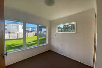25 Commodore Drive, Lynfield
