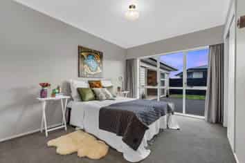 6 Lakeside Drive, Pahurehure