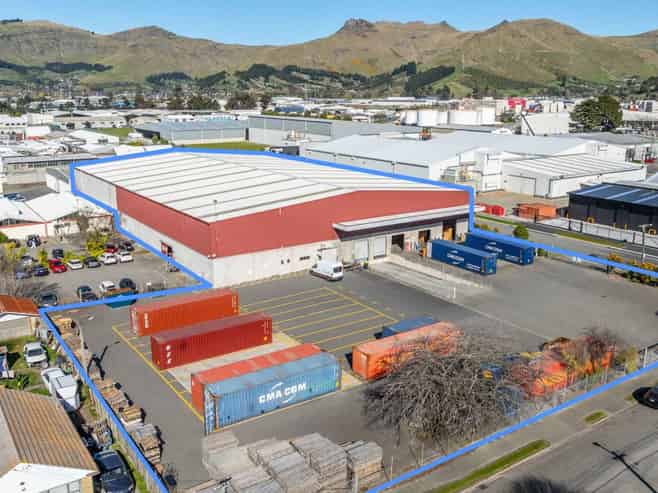Port Proximity Distribution - Huge Yard Area