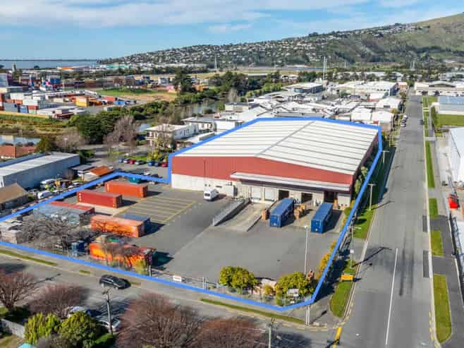 Port Proximity Distribution - Huge Yard Area