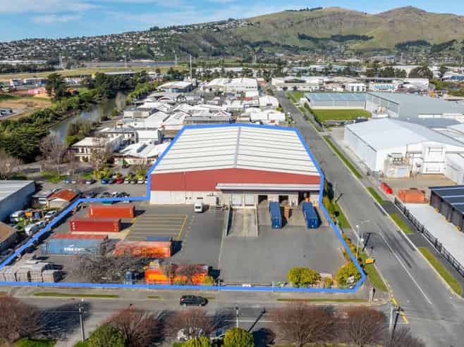 Port Proximity Distribution - Huge Yard Area
