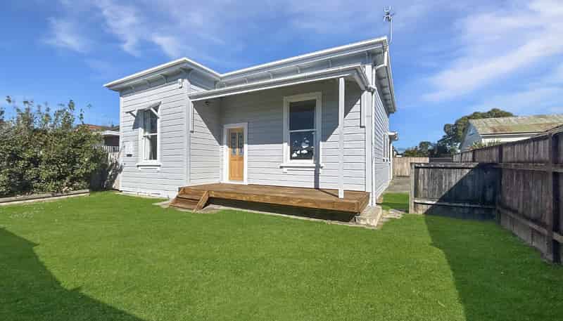 370 Botanical Road, West End