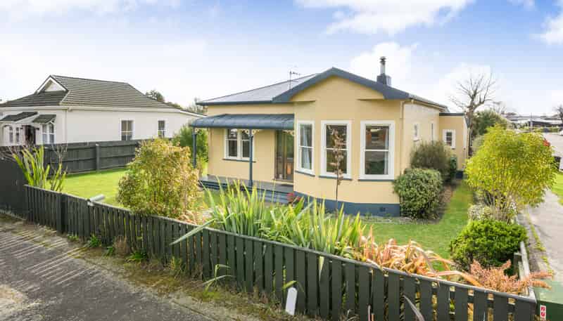 17 Douglas Street, West End