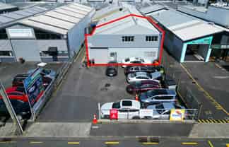 ROADFRONT WORKSHOP UNIT
