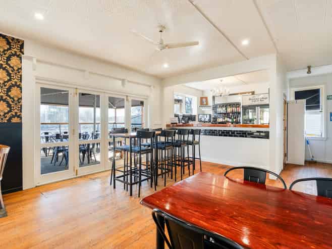 Thriving café for sale – Heart of Hororata
