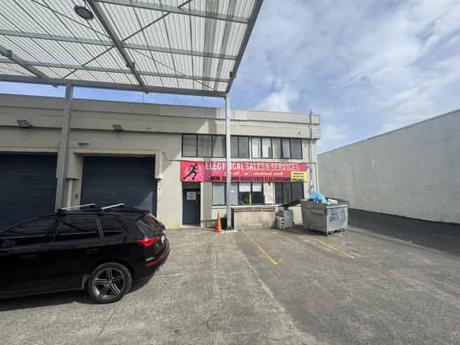 Functional two-level industrial unit